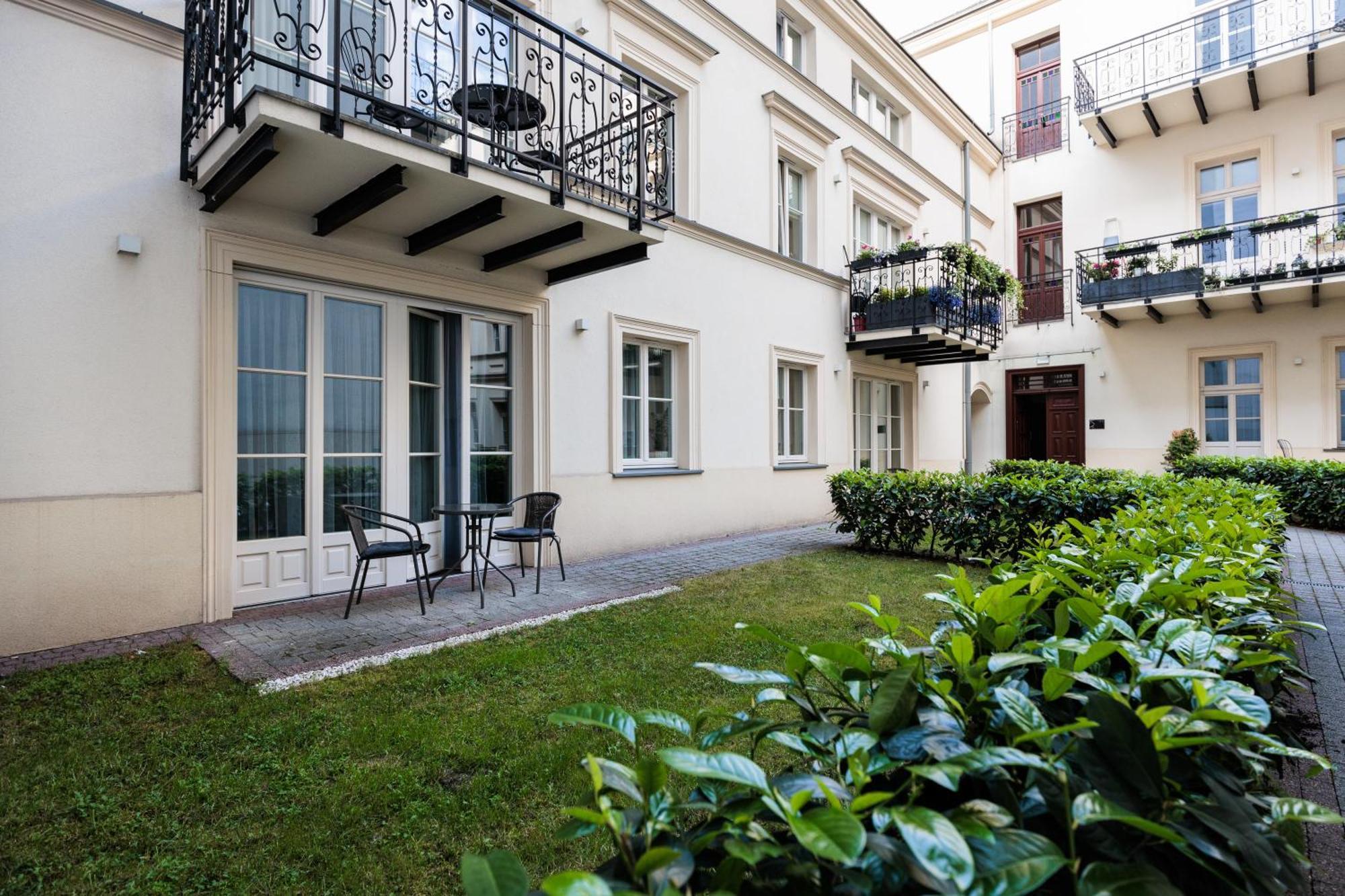 Atrium - Old Town Luxury Apartments - By Upstairs Краків Екстер'єр фото